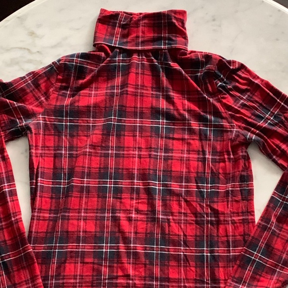 Plaid Turtleneck - 🌸3/$30🌸 - Picture 1 of 6
